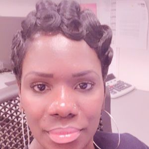 Meet your Posher, Crystal